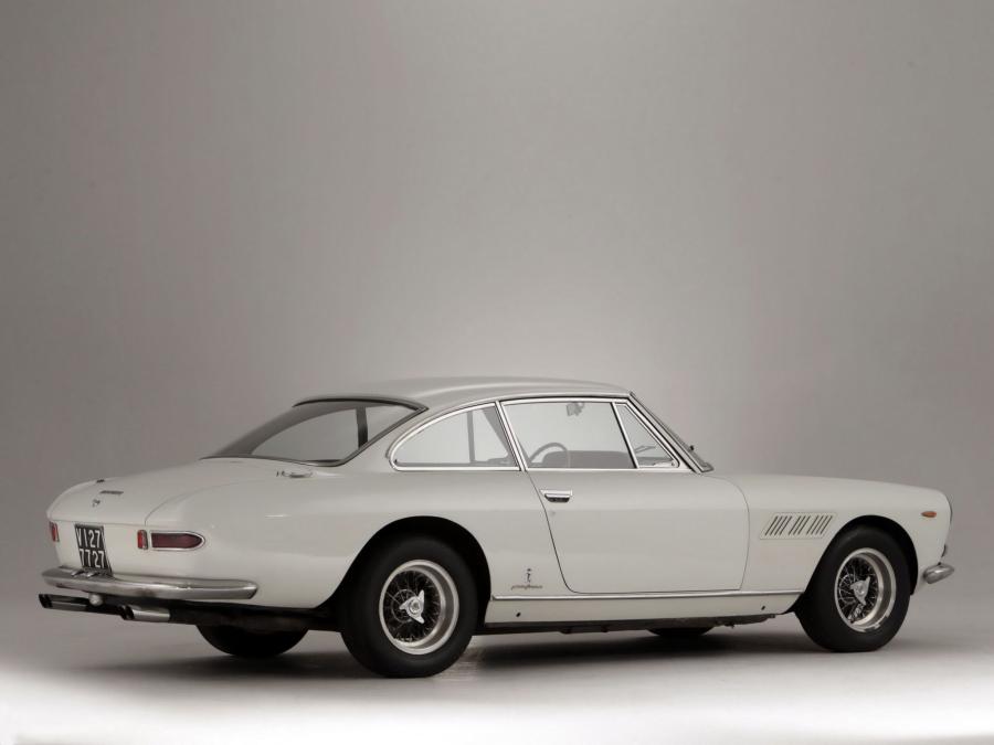  Ferrari 330 GT 2+2 (Series I) 1964 года  (фото 40 из 44)